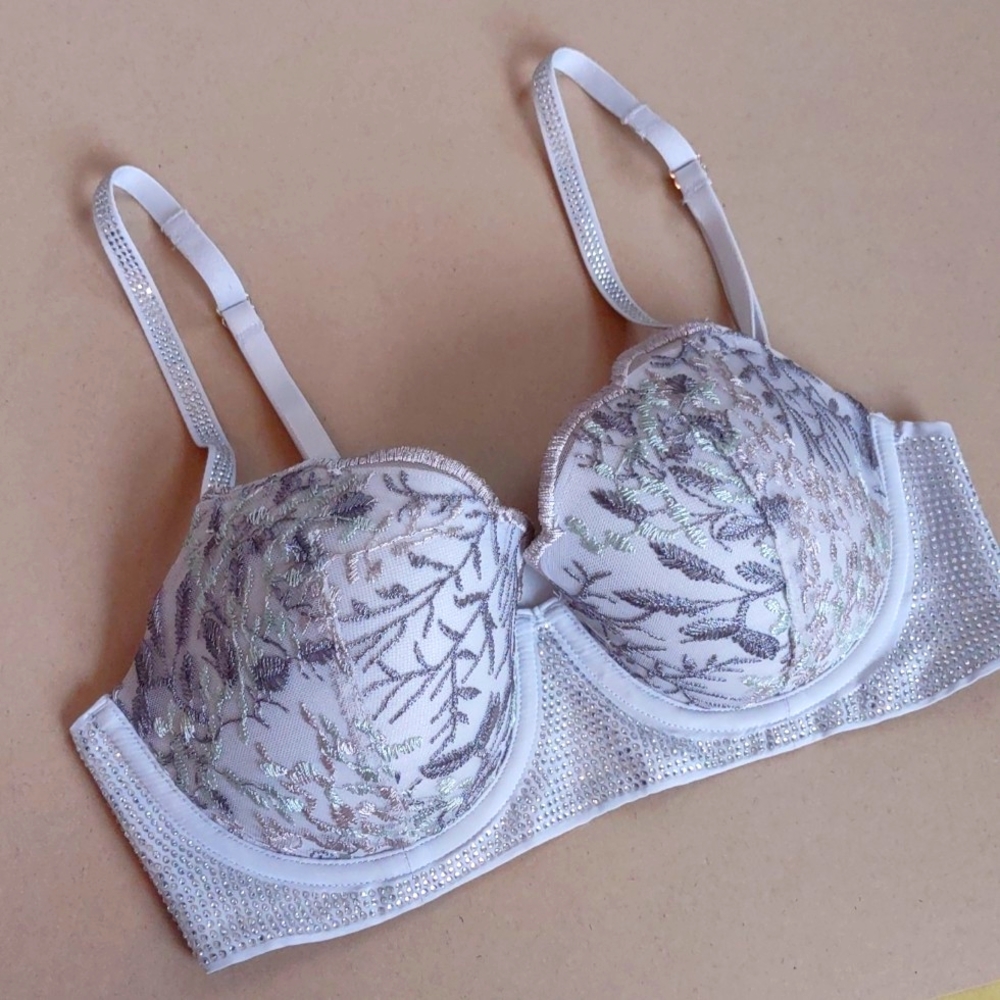 Victoria's Secret 34C / C75 Embroidered Mermaid Bra